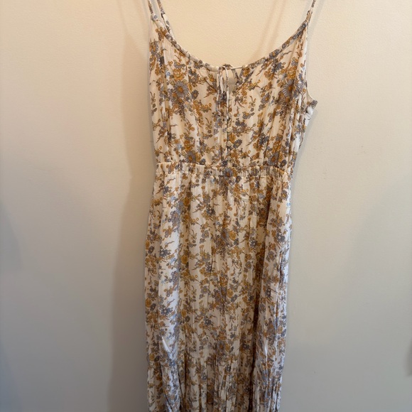 Abercrombie & Fitch Dresses & Skirts - Abercrombie & Fitch Floral Midi Dress